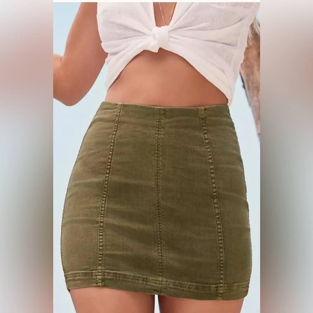Free People l Modern Femme Green‎ Skirt Size 2 Small Back Zipper Mini Body Con